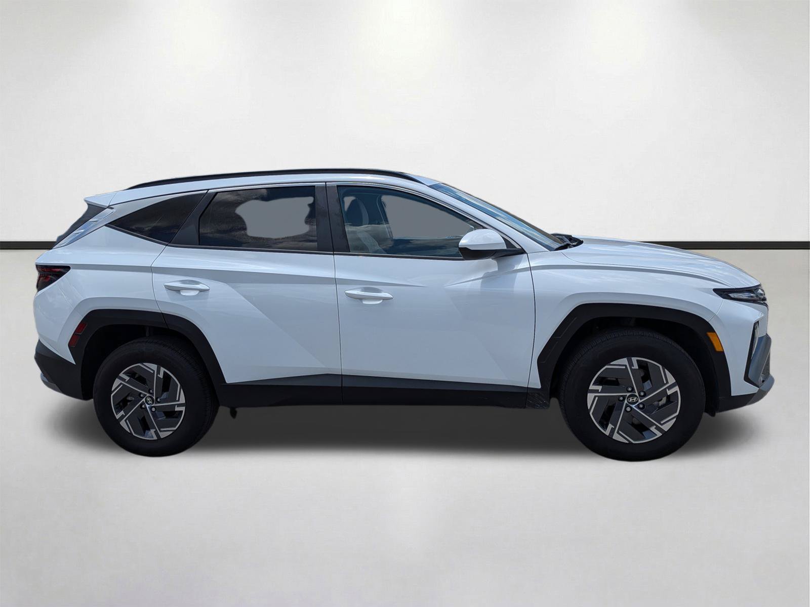 Used 2025 Hyundai Tucson Blue AWD/4WD image 3