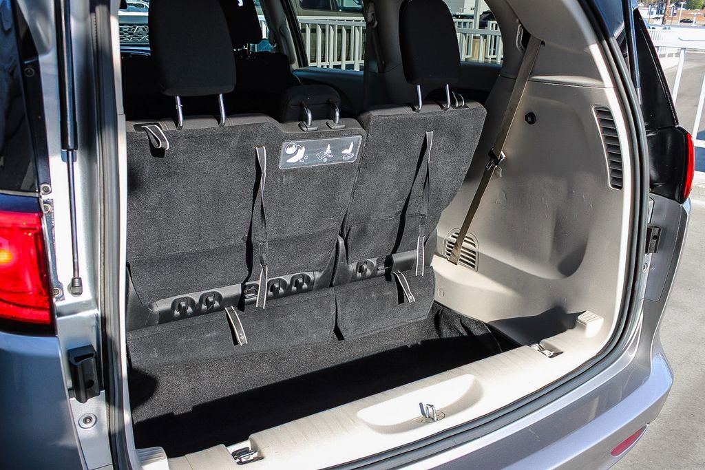 Used 2021 Chrysler Voyager L FWD image 27