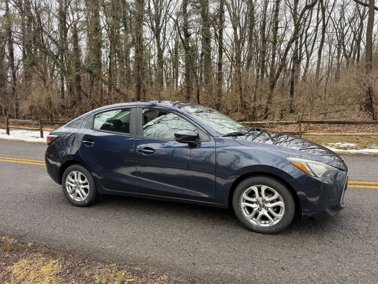 Used 2016 Scion iA image 4