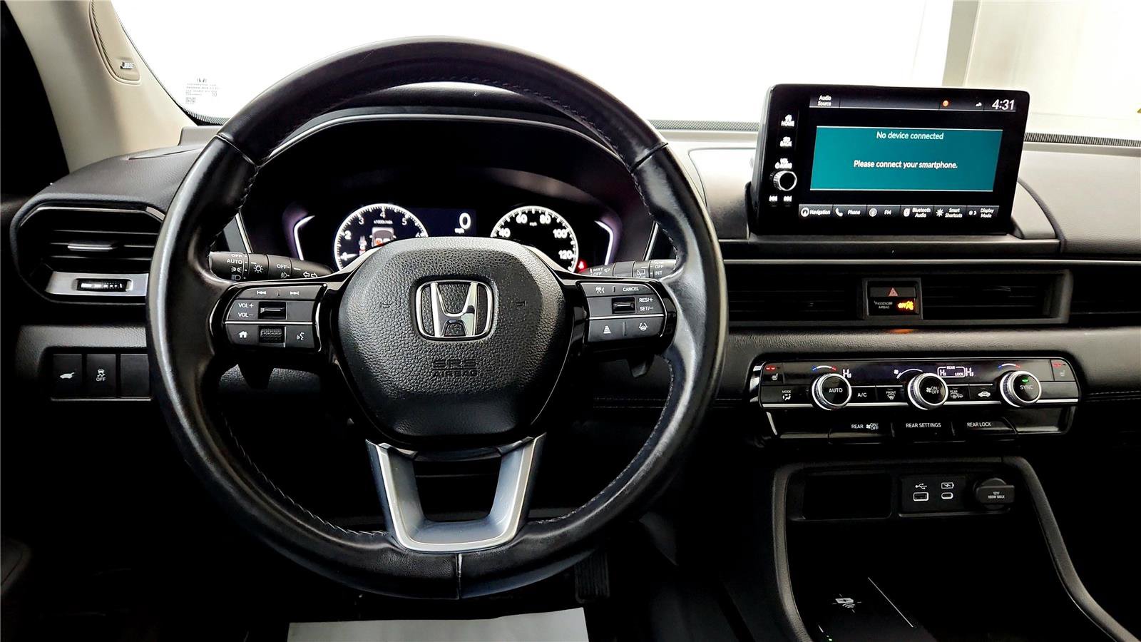 Used 2023 Honda Pilot Touring image 29