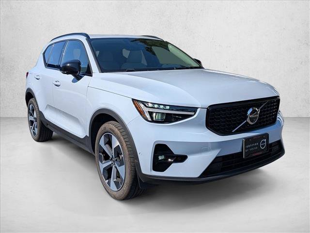 Used 2026 Volvo XC40 B5 Plus w/ Protection Package Premier AWD/4WD image 3