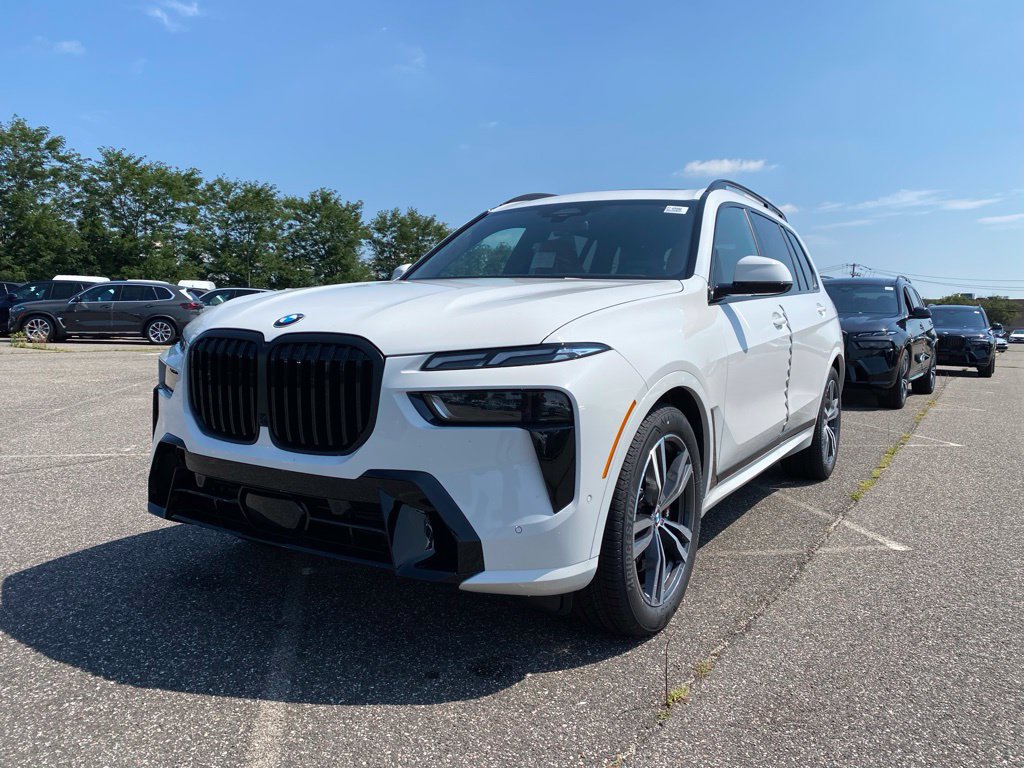 New 2027 BMW X7 xDrive40i w/ M Sport Package