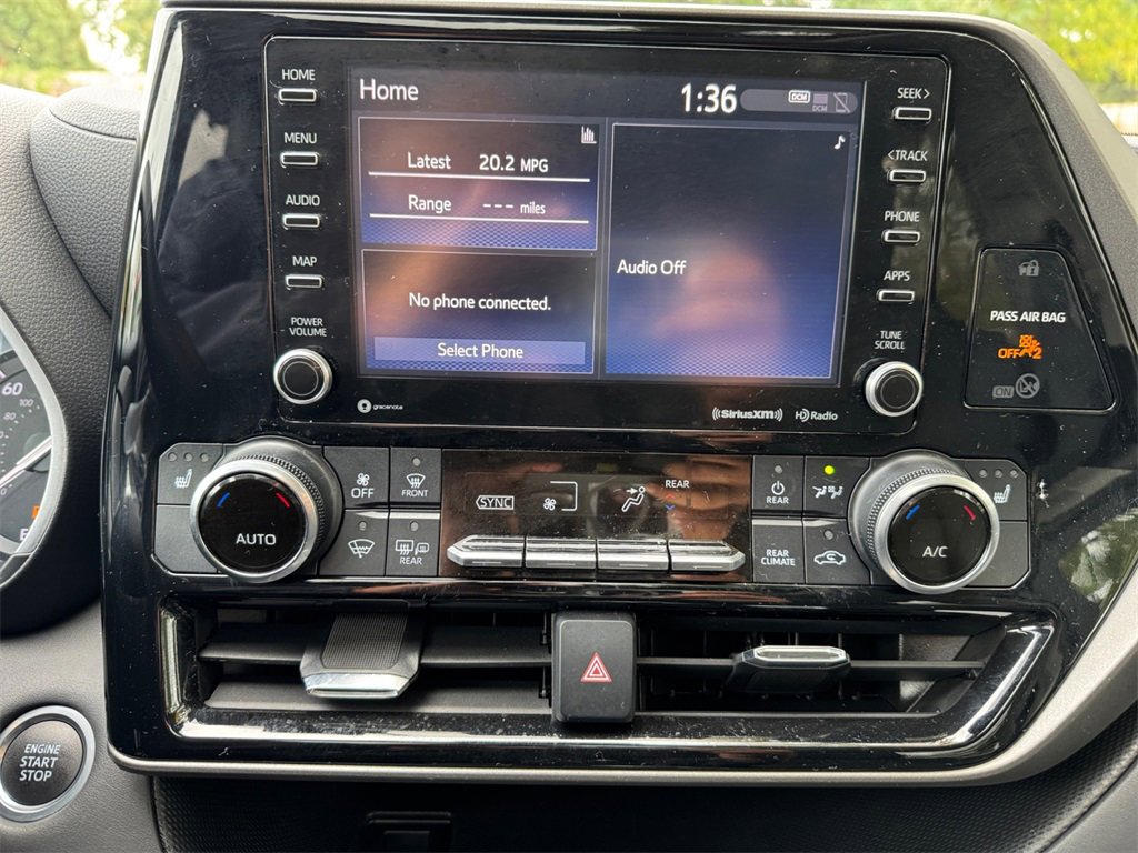 Used 2021 Toyota Highlander XLE image 22