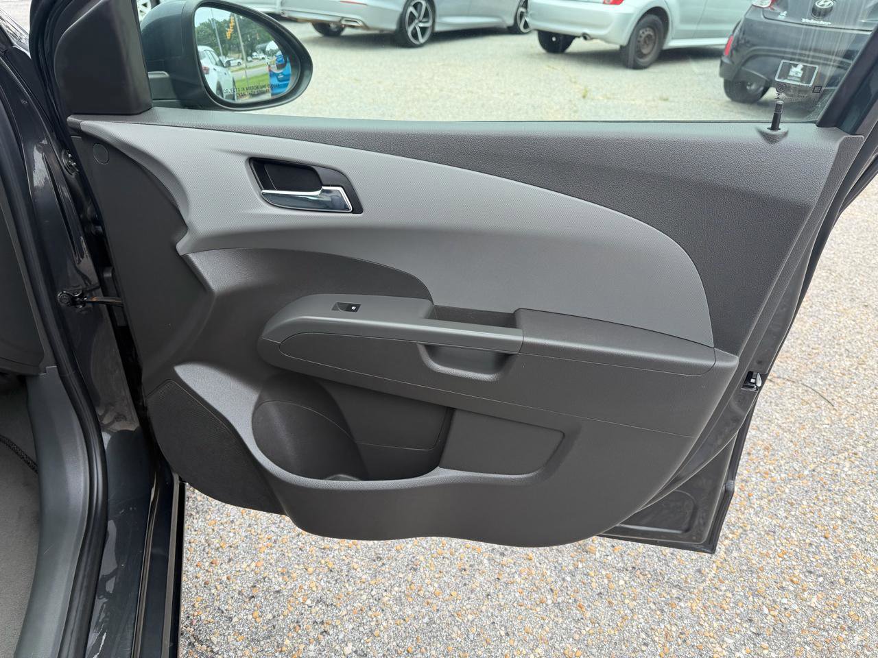 Used 2014 Chevrolet Sonic LT FWD image 59
