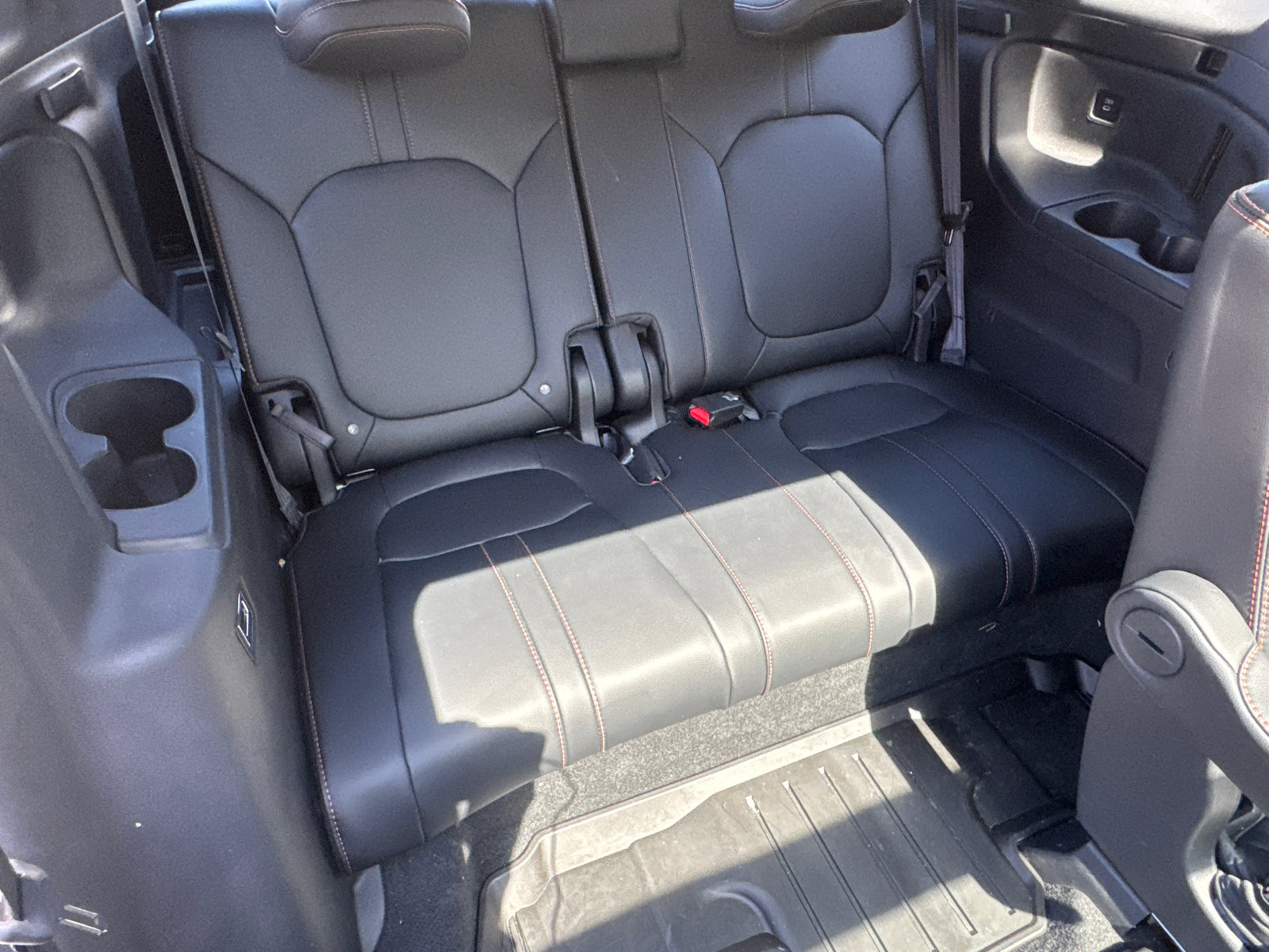 Used 2025 Honda Pilot TrailSport image 18