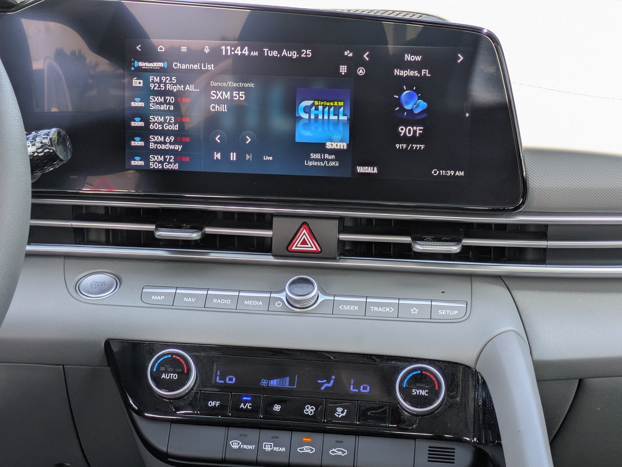 Certified 2024 Hyundai Elantra Blue FWD image 16