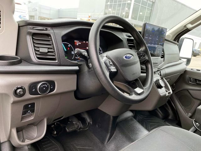 Used 2022 Ford E-Transit 148 High Roof image 11