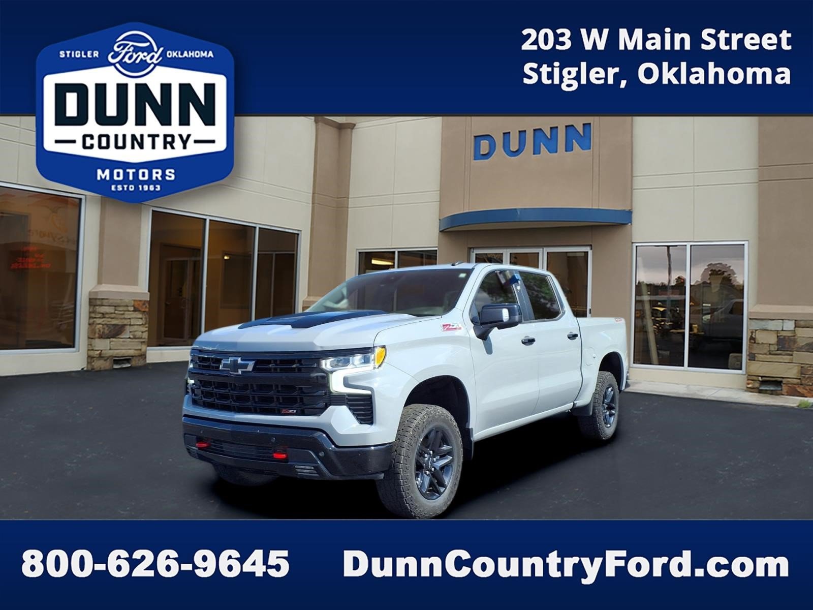 Used 2024 Chevrolet Silverado 1500 LT Trail Boss w/ LT Trail Boss Premium Package AWD/4WD image 1