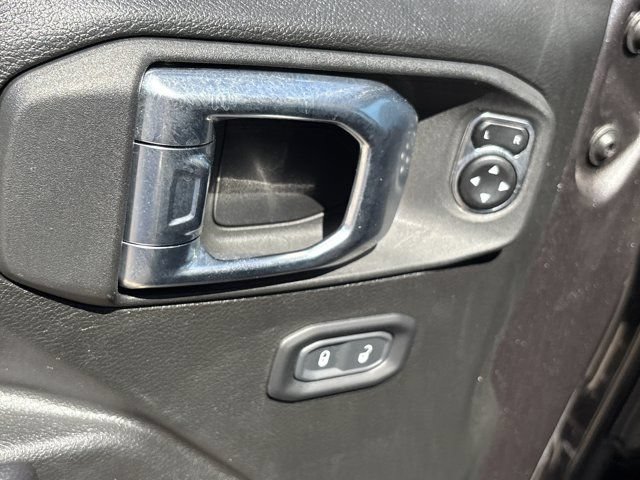 Used 2023 Jeep Wrangler Sport AWD/4WD image 16