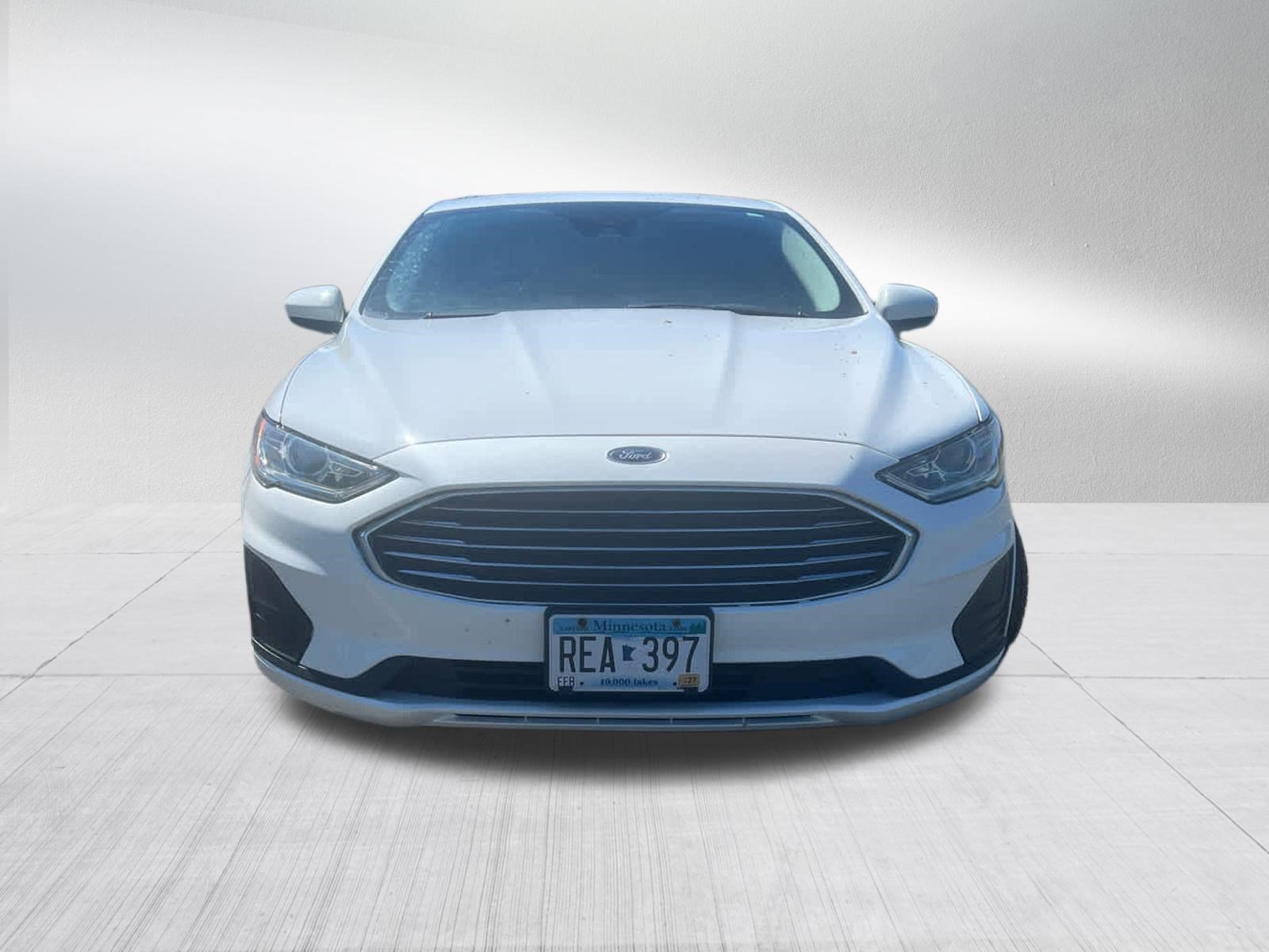 Used 2020 Ford Fusion SE FWD image 2
