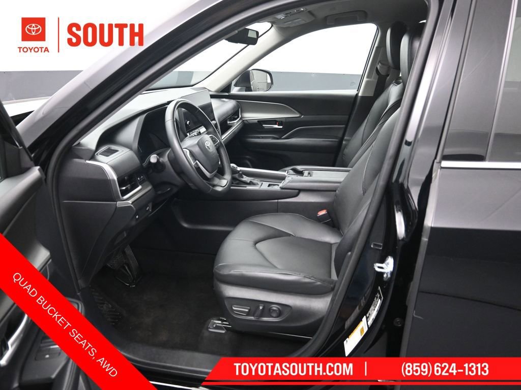 Used 2025 Toyota Grand Highlander AWD image 9