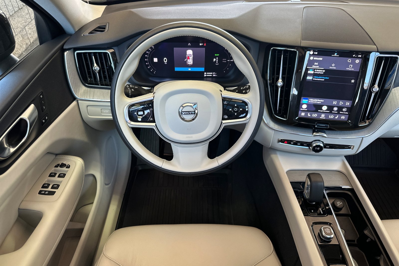 Certified 2024 Volvo XC60 T8 Plus w/ Protection Package Premier AWD/4WD image 17