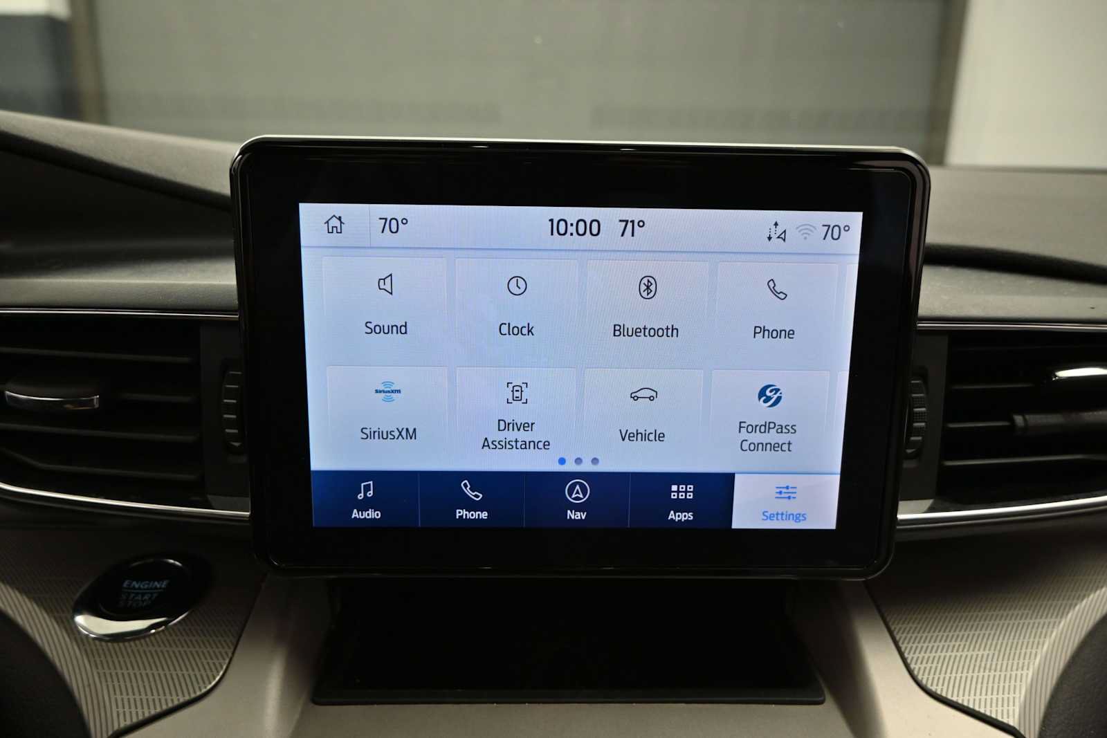 Used 2024 Ford Explorer XLT w/ Equipment Group 202A AWD/4WD image 21
