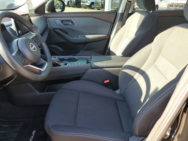 Used 2023 Nissan Rogue S image 14
