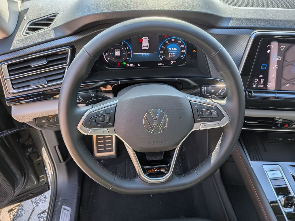 Used 2025 Volkswagen Atlas Peak Edition SE image 15