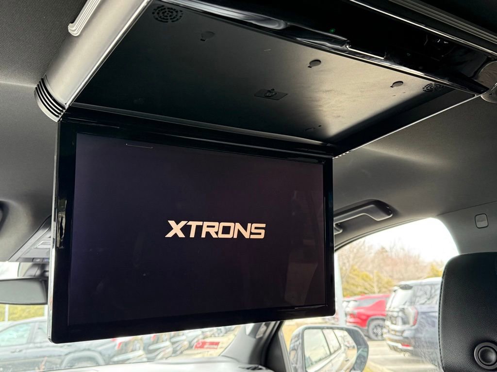 Used 2022 Chevrolet Tahoe LT w/ Luxury Package image 24