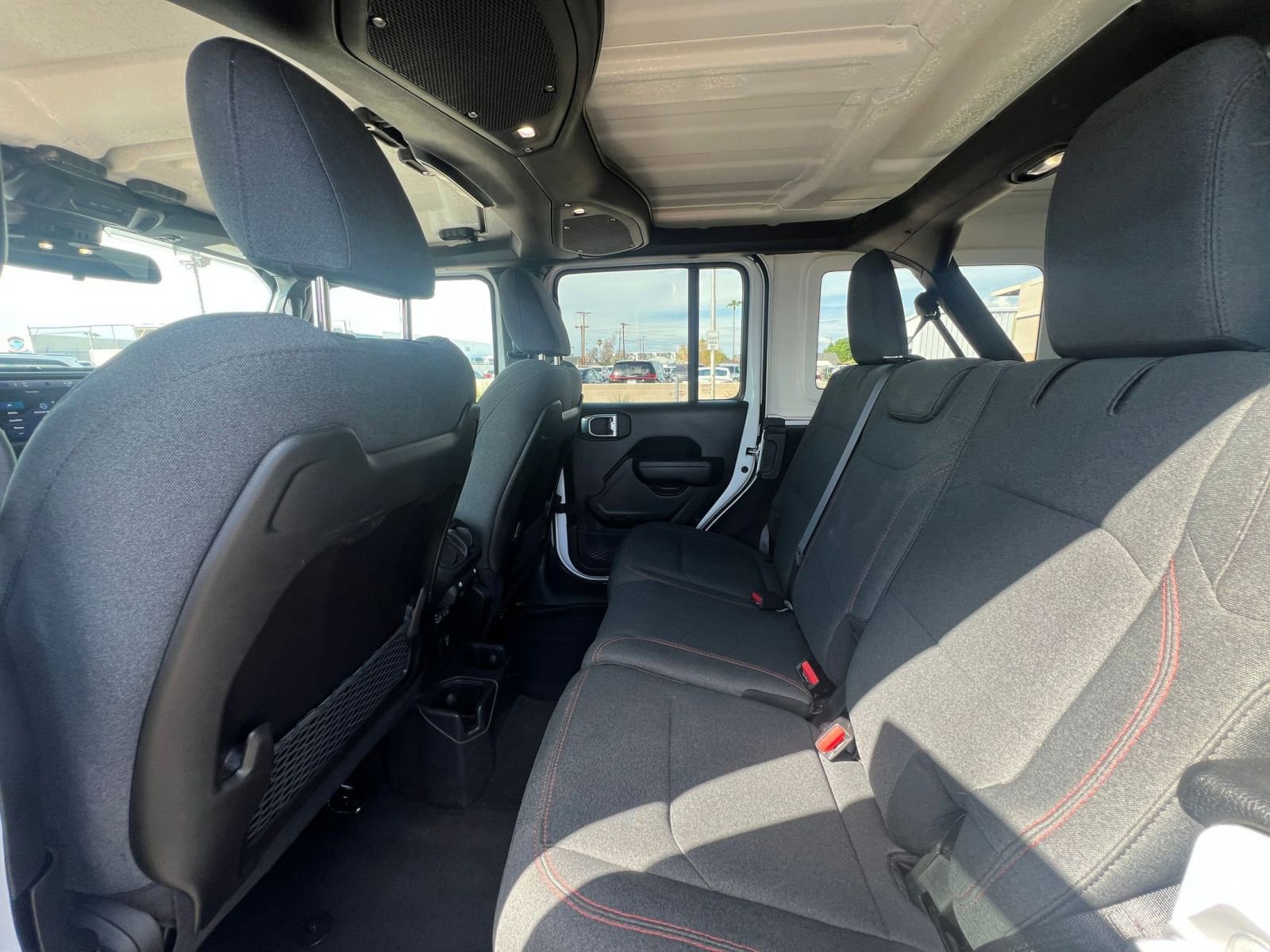 Used 2025 Jeep Wrangler Unlimited Rubicon image 25