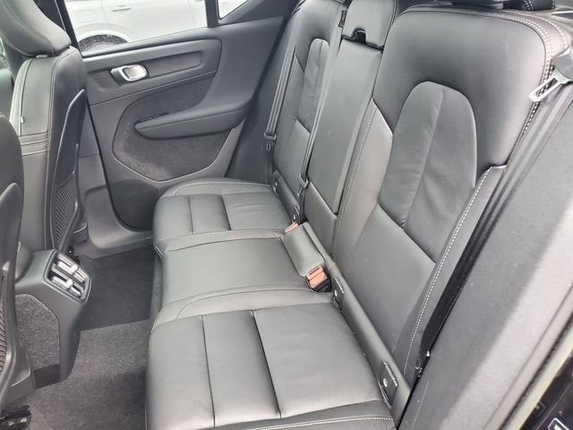 Certified 2023 Volvo XC40 B5 Plus w/ Driver Assist Package AWD/4WD image 32