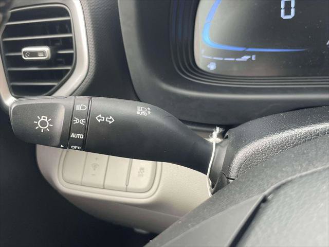 Certified 2024 Hyundai Venue SEL FWD image 20