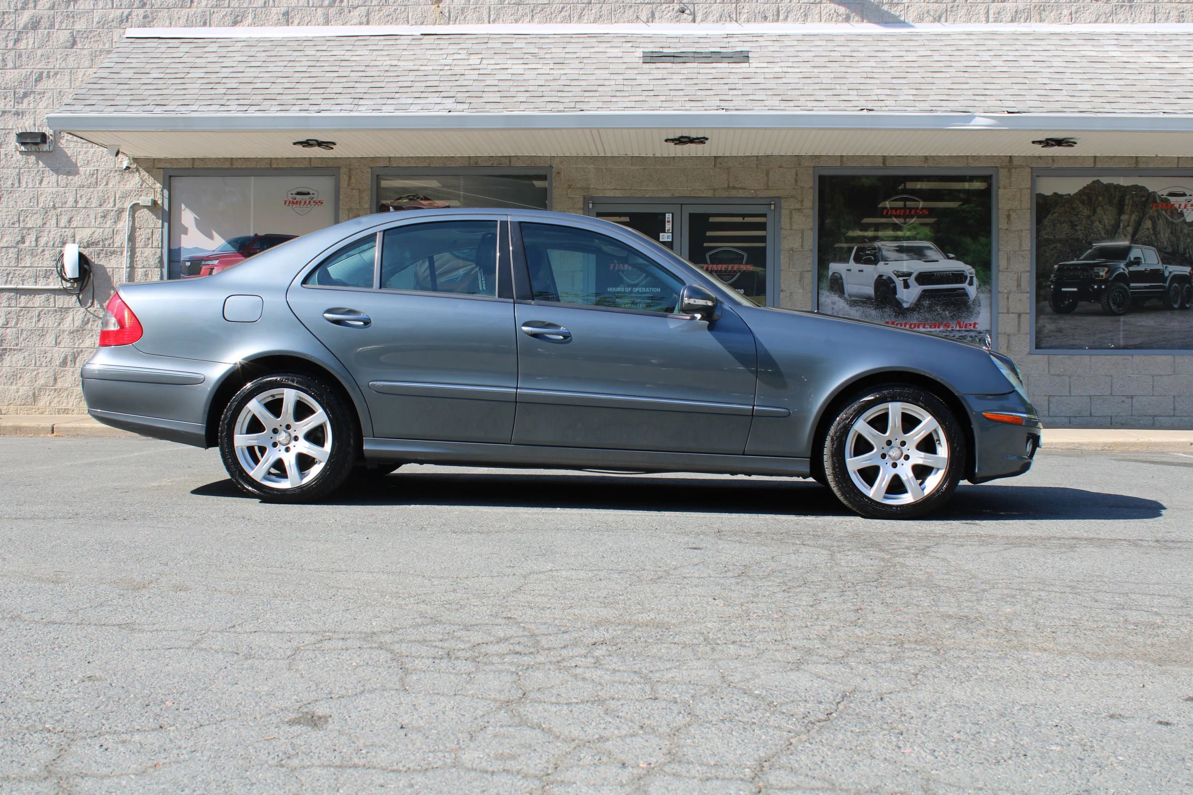Used 2008 Mercedes-Benz E 350 4MATIC Sedan image 22