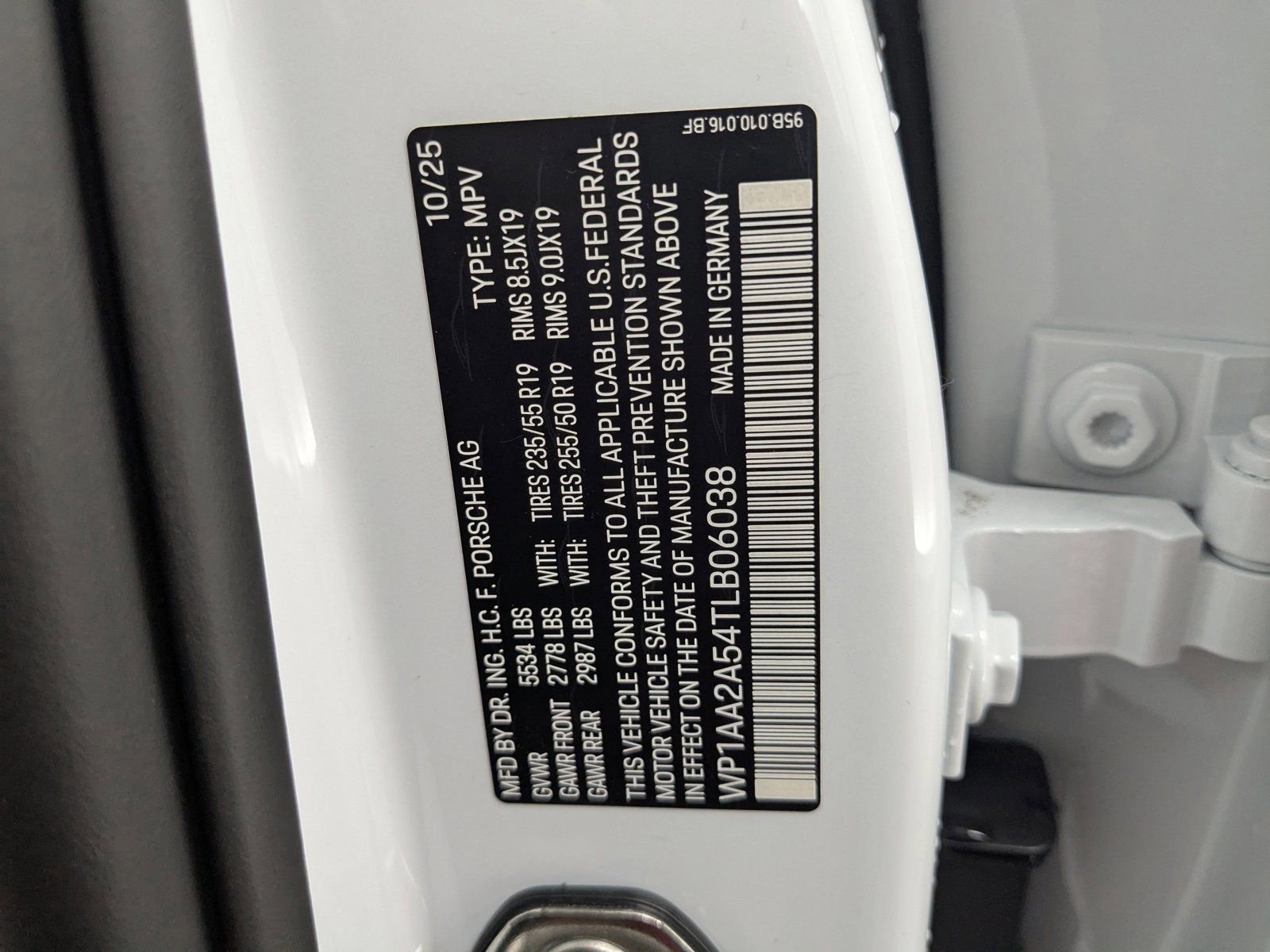 New 2026 Porsche Macan image 27