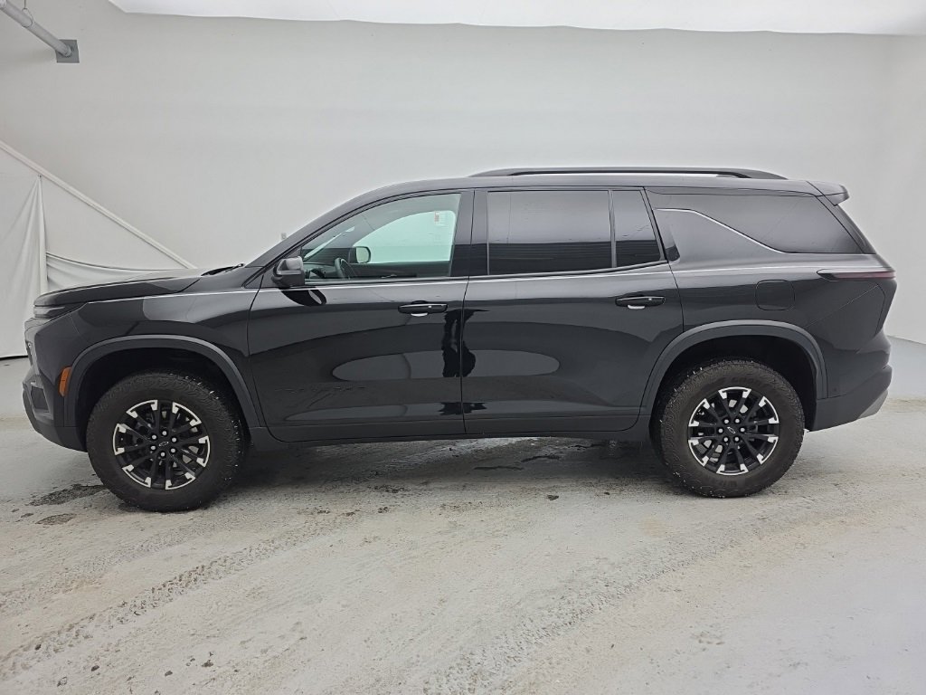 Used 2024 Chevrolet Traverse Z71 w/ Enhanced Driving Package image 8