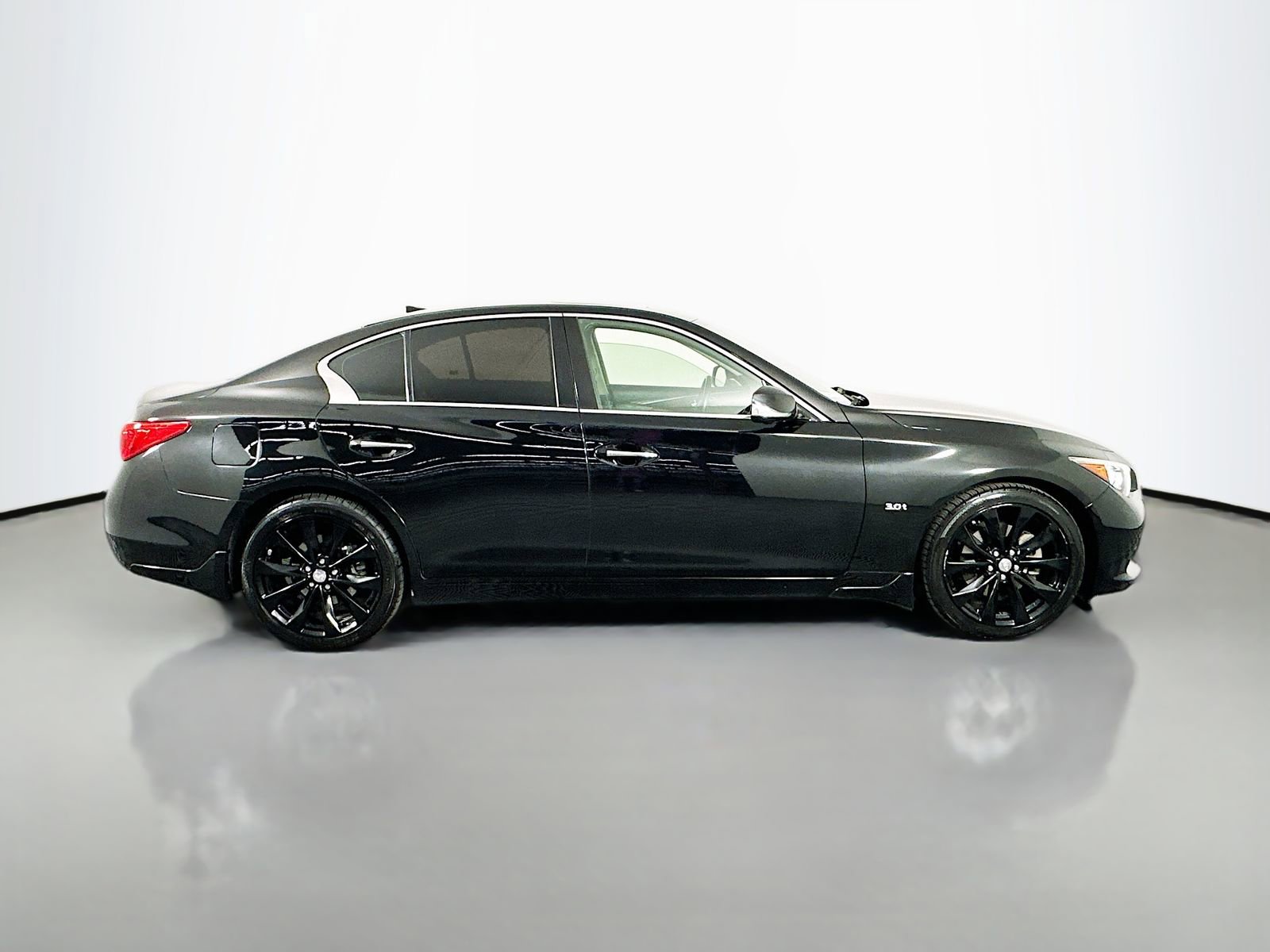 Used 2017 INFINITI Q50 3.0t Premium w/ Driver Assistance Package AWD/4WD image 8