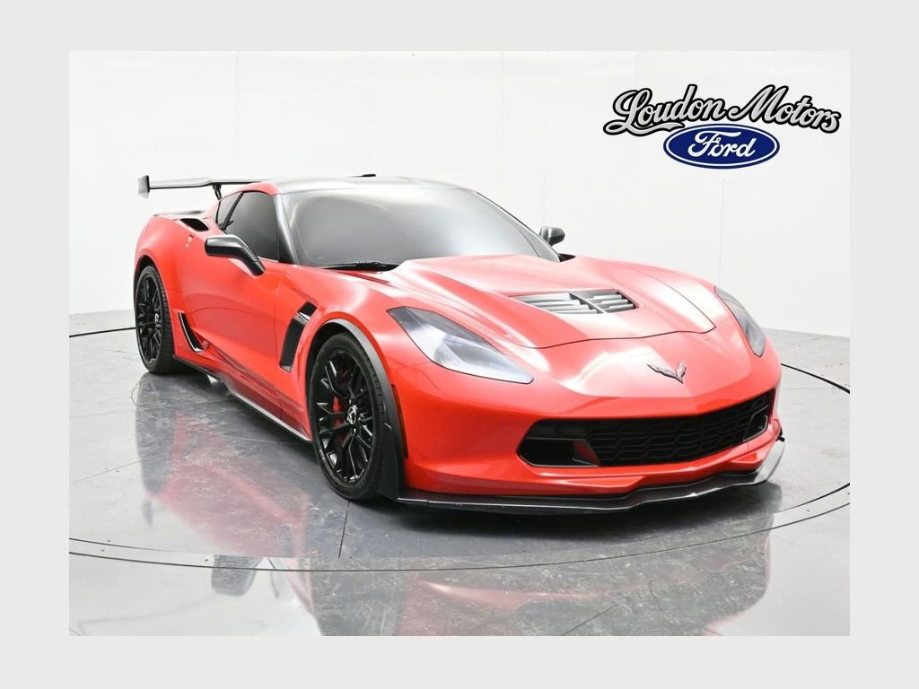 Used 2015 Chevrolet Corvette Z06 w/ 3LZ Preferred Equipment Group RWD image 1