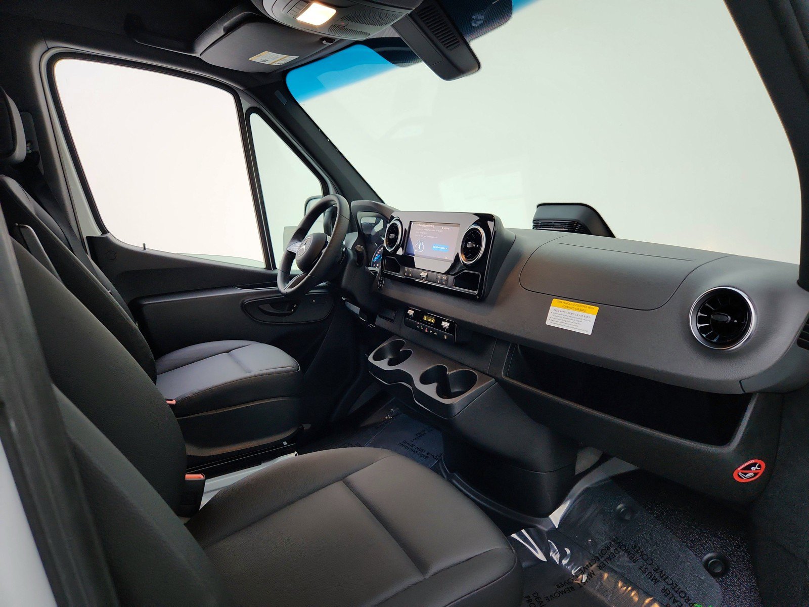 New 2025 Mercedes-Benz eSprinter 170 Cargo image 18