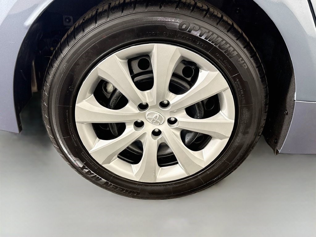 Used 2024 Toyota Corolla LE FWD image 31