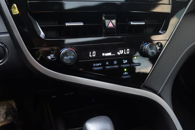 Used 2022 Toyota Camry SE w/ Audio Upgrade Package FWD image 11
