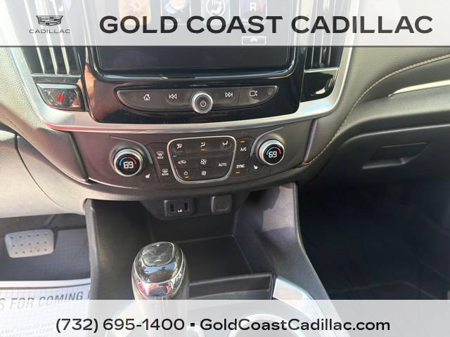 Used 2019 Chevrolet Traverse LT FWD image 24