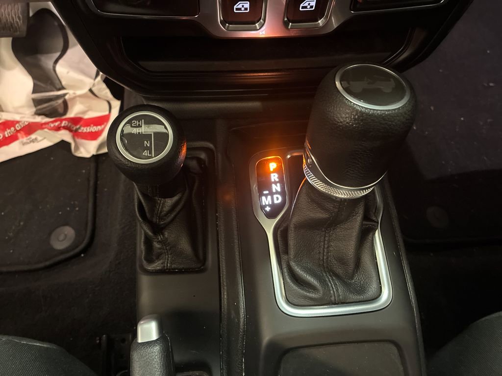 Used 2021 Jeep Wrangler Sport AWD/4WD image 21