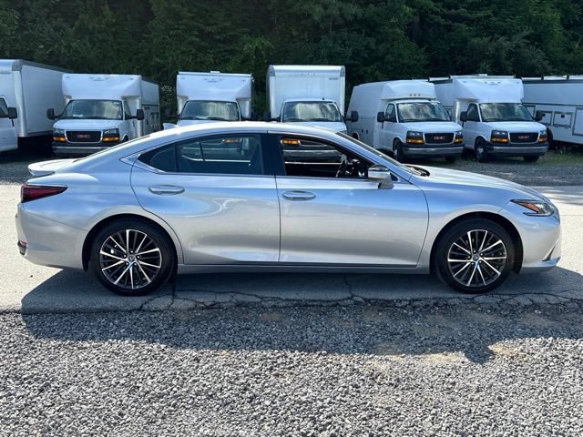 Used 2024 Lexus ES 300h w/ Premium Package FWD image 6