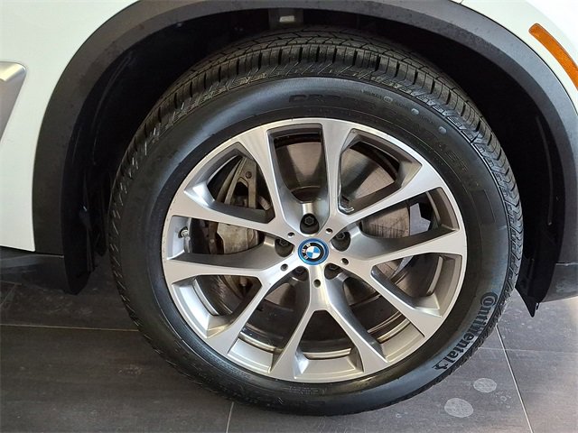 Used 2025 BMW X5 xDrive50e image 7