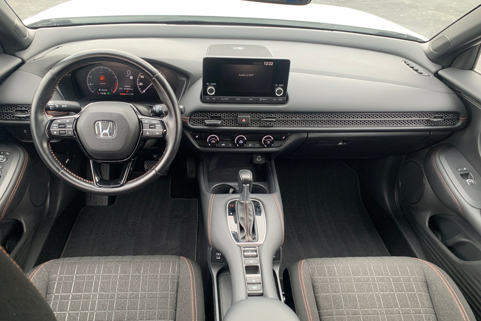 Used 2025 Honda HR-V Sport image 17