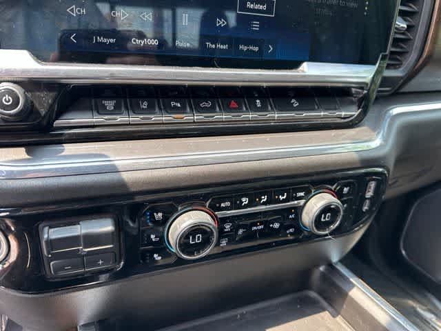 Used 2024 Chevrolet Silverado 2500 High Country w/ High Country Premium Package AWD/4WD image 10