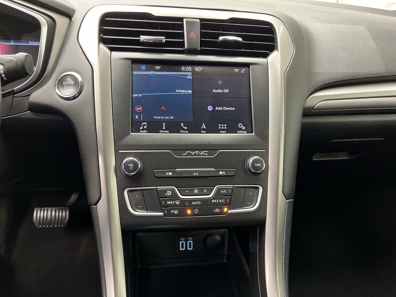 Used 2019 Ford Fusion SE FWD image 18