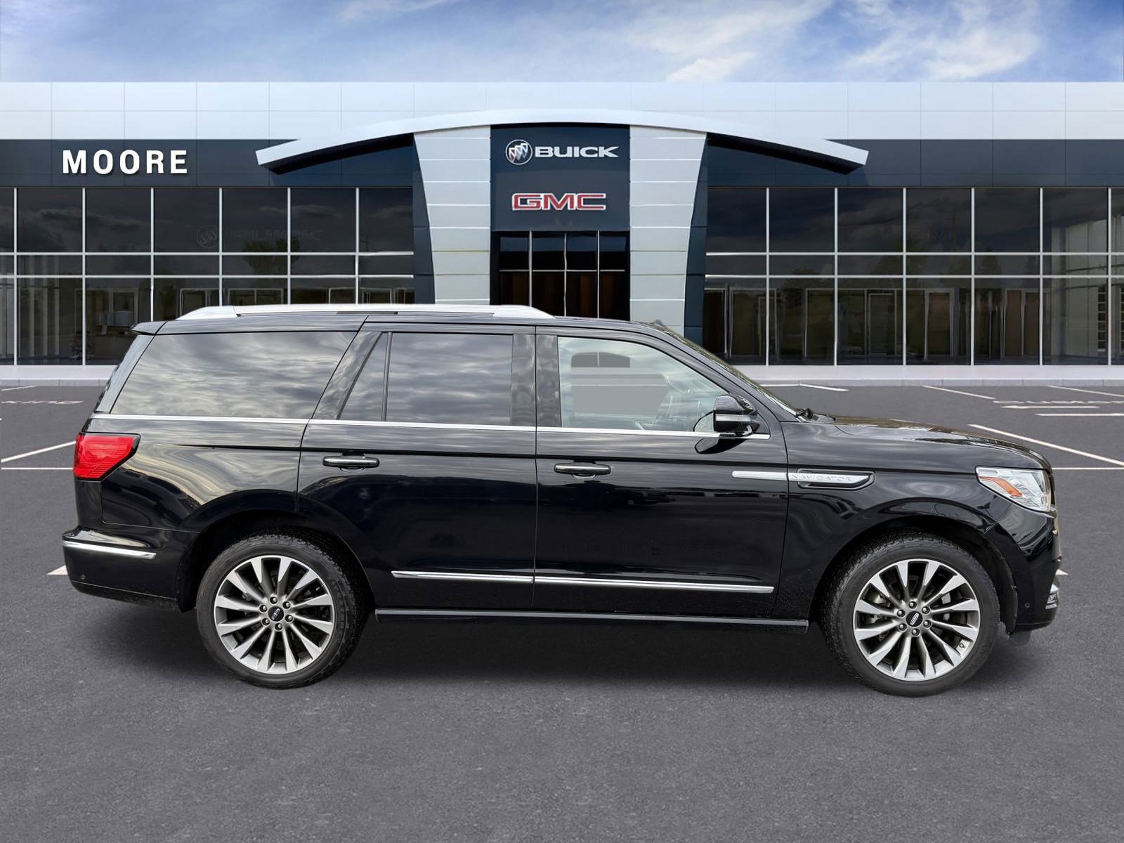 Used 2021 Lincoln Navigator Reserve image 2