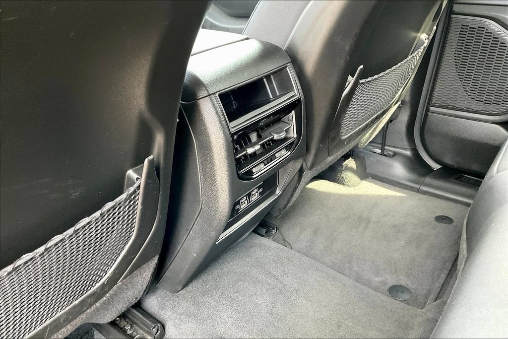 Used 2024 Jeep Grand Cherokee Laredo RWD image 21