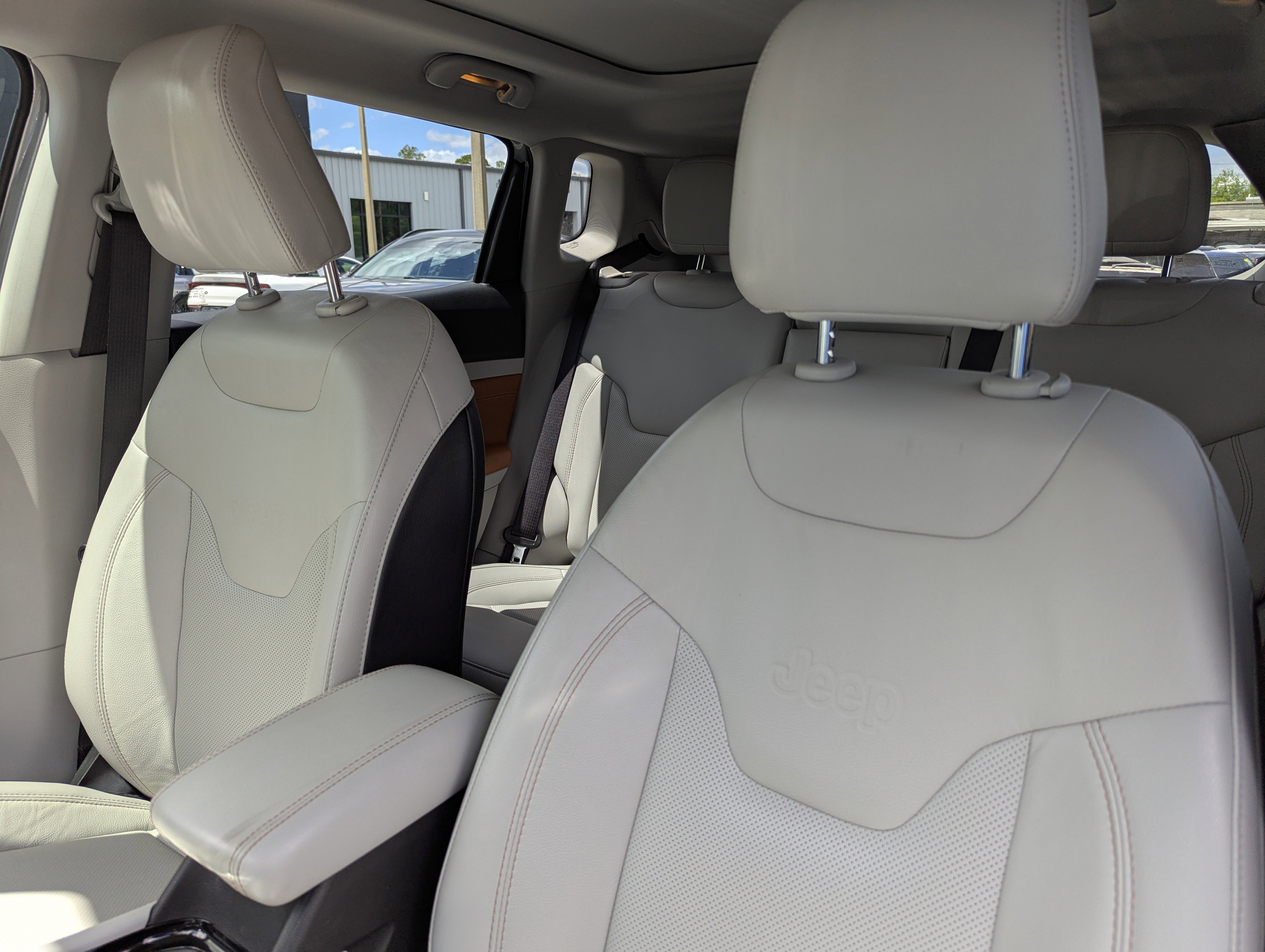 Used 2022 Jeep Compass Limited w/ Sun and Sound Group image 21