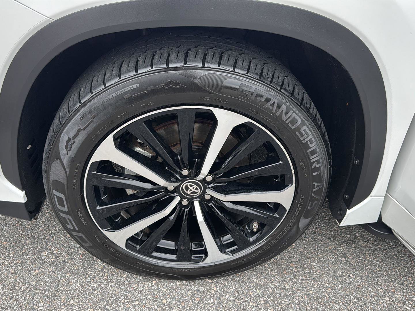 Used 2022 Toyota Highlander XSE image 32