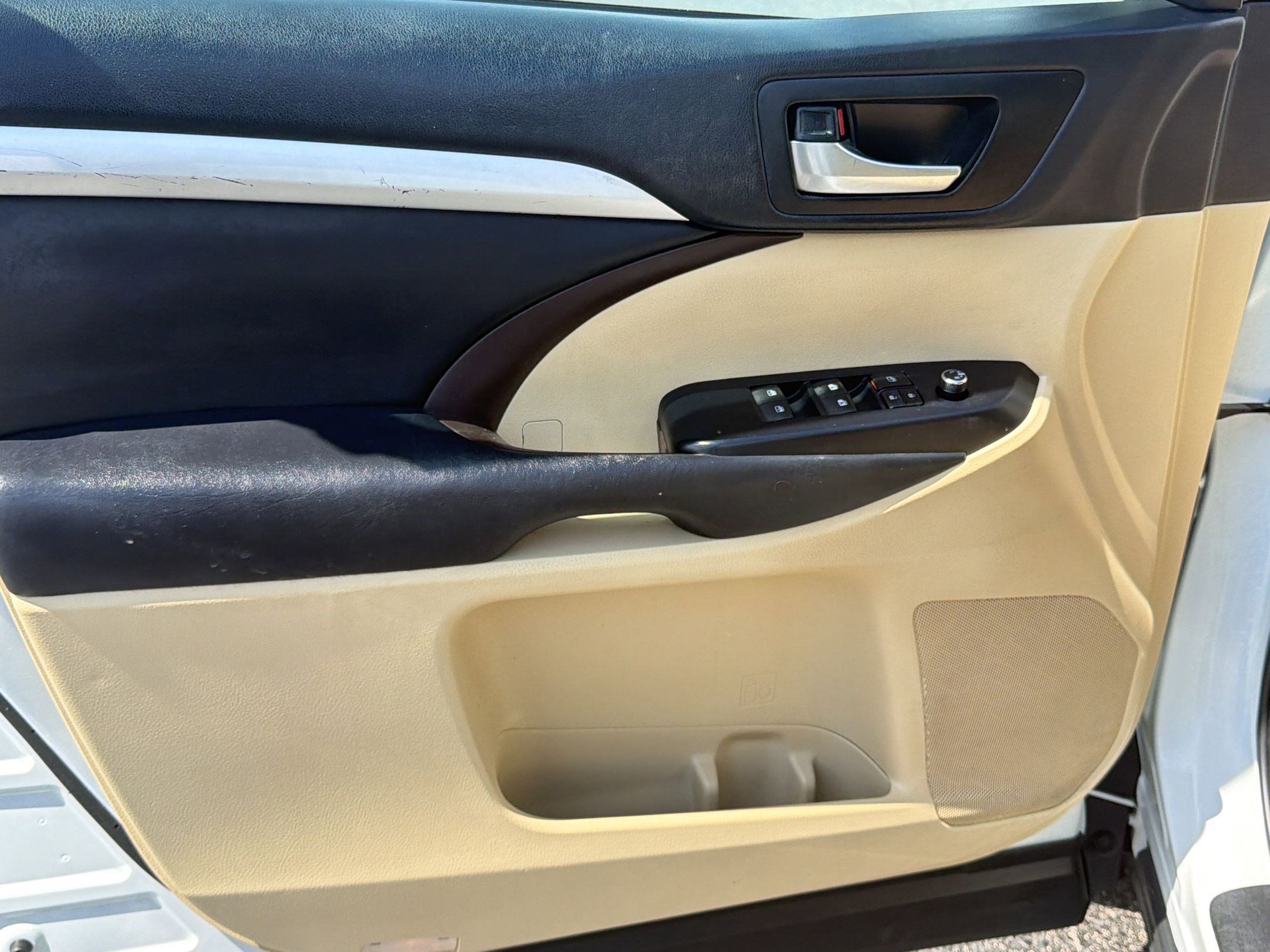 Used 2019 Toyota Highlander XLE image 13