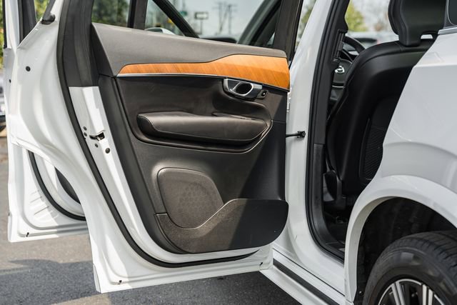 Used 2023 Volvo XC90 B6 Plus w/ Protection Package image 37