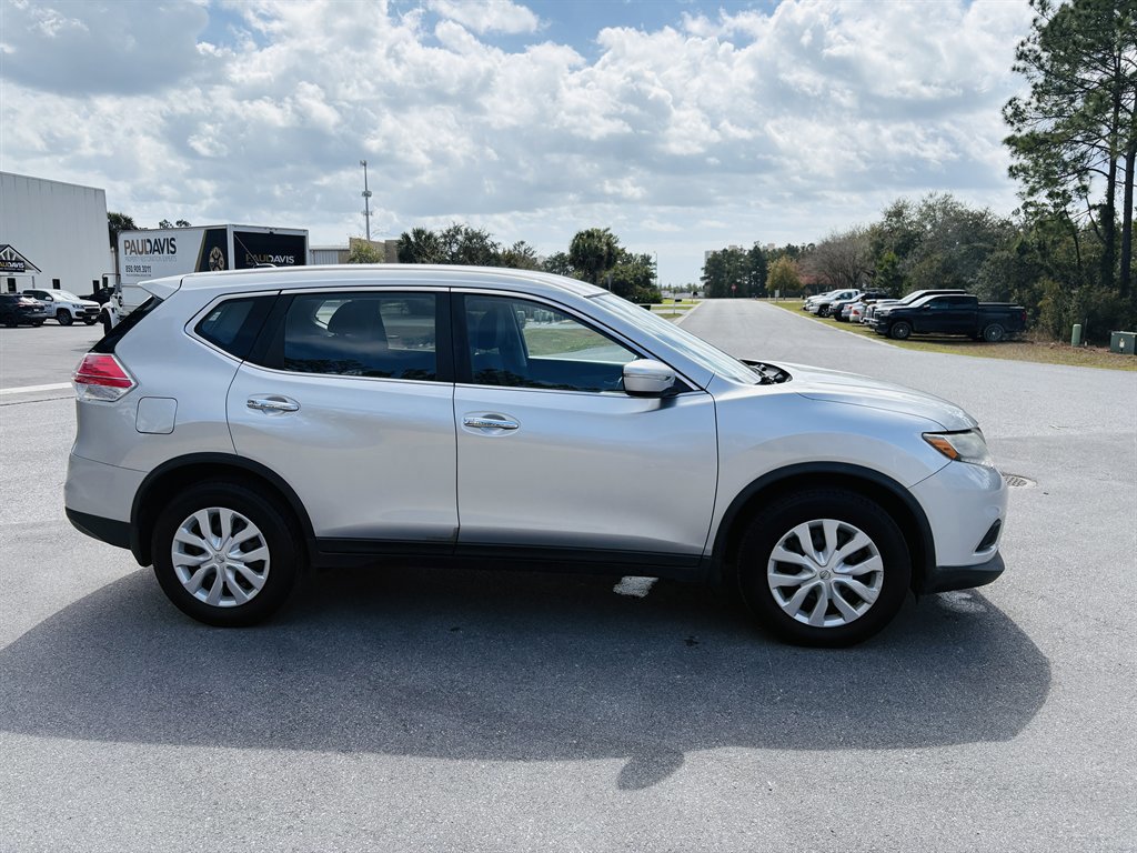 Used 2015 Nissan Rogue S image 3