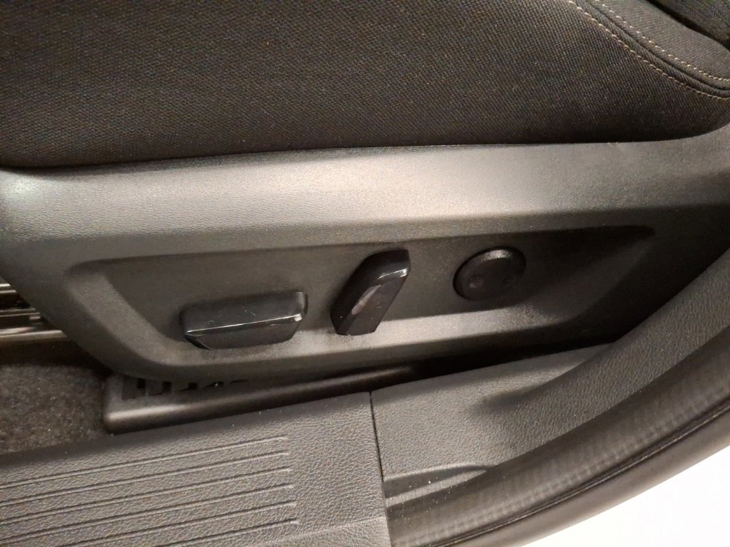 Used 2023 Nissan Rogue SV image 15