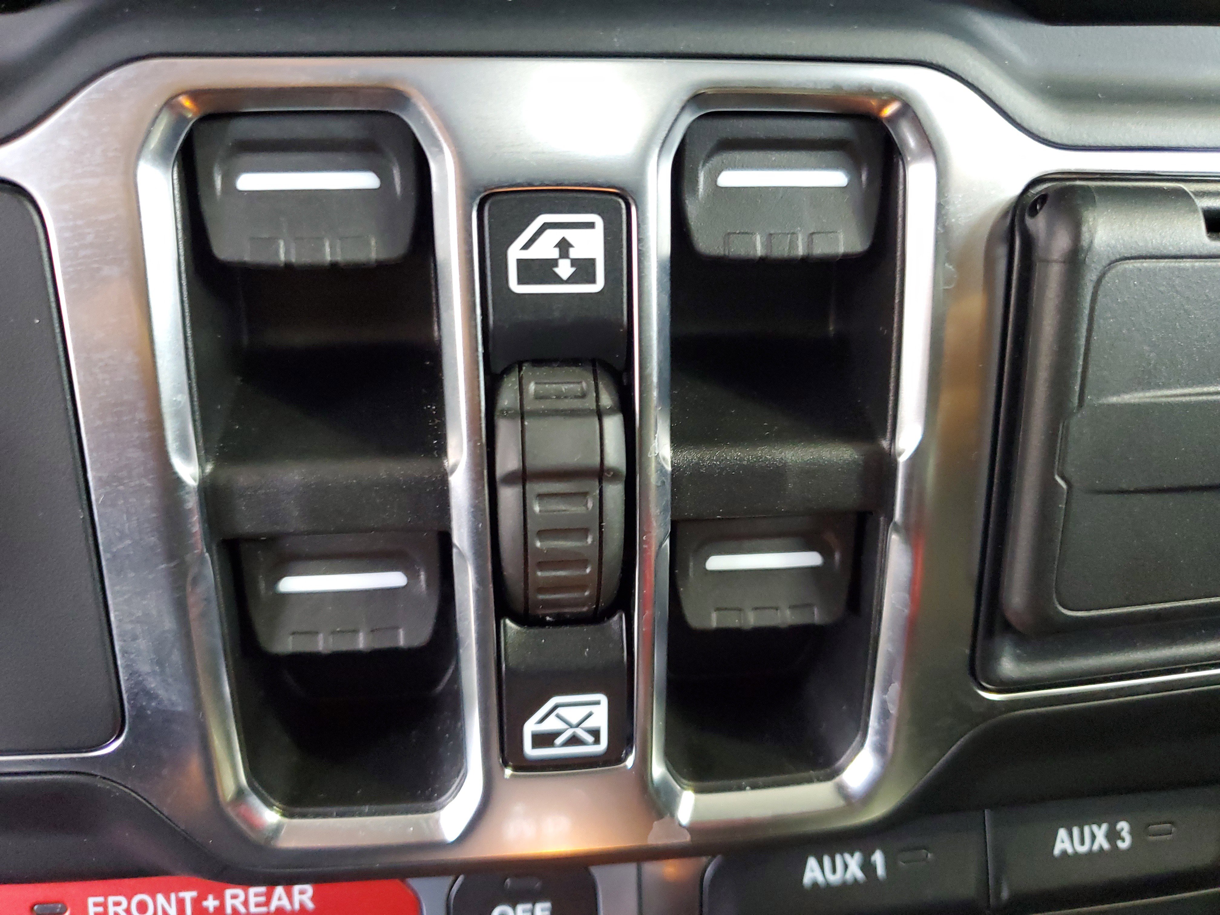 Certified 2023 Jeep Wrangler Unlimited Rubicon AWD/4WD image 15