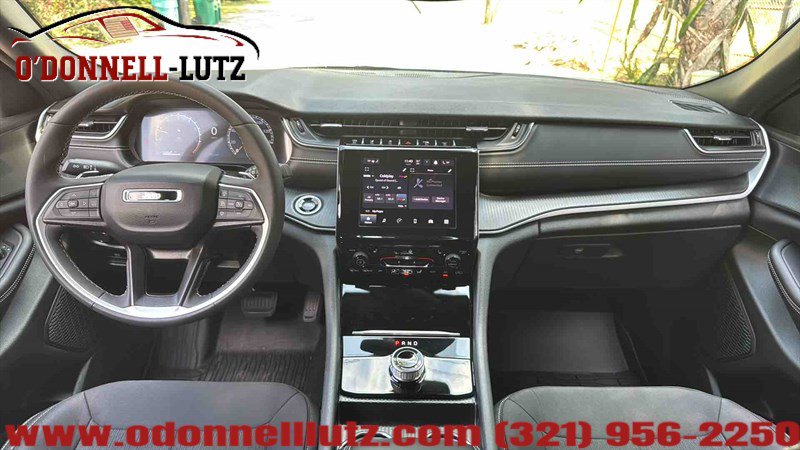 Used 2024 Jeep Grand Cherokee Laredo X w/ Luxury Tech Group I AWD/4WD image 21