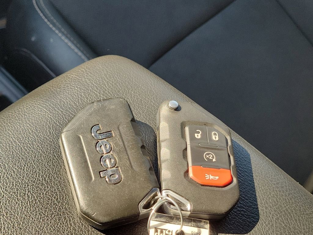 Used 2020 Jeep Wrangler Unlimited Sport AWD/4WD image 38