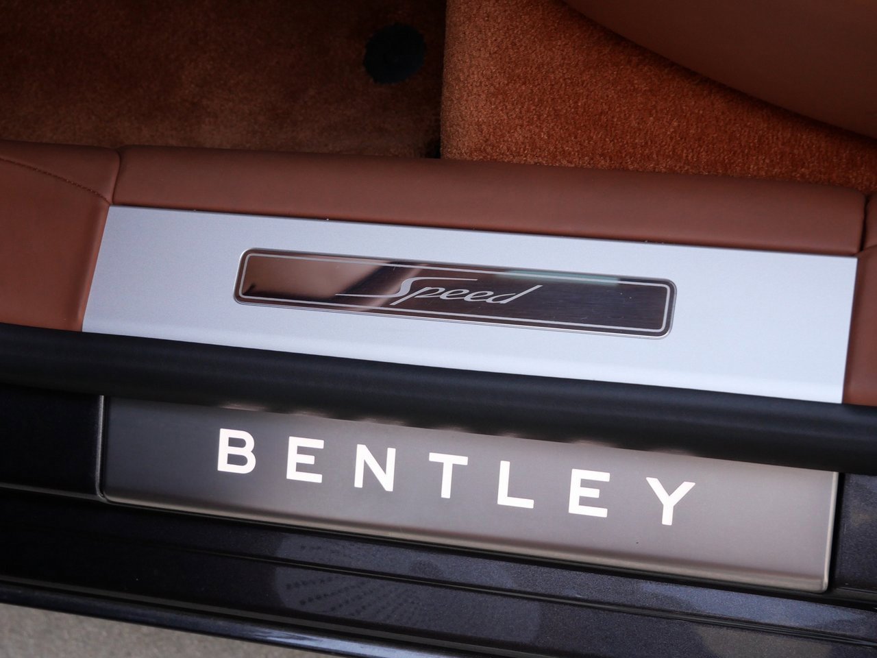 Used 2024 Bentley Flying Spur W12 image 24